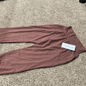 Brand new Athleta salutation jogger in powervita